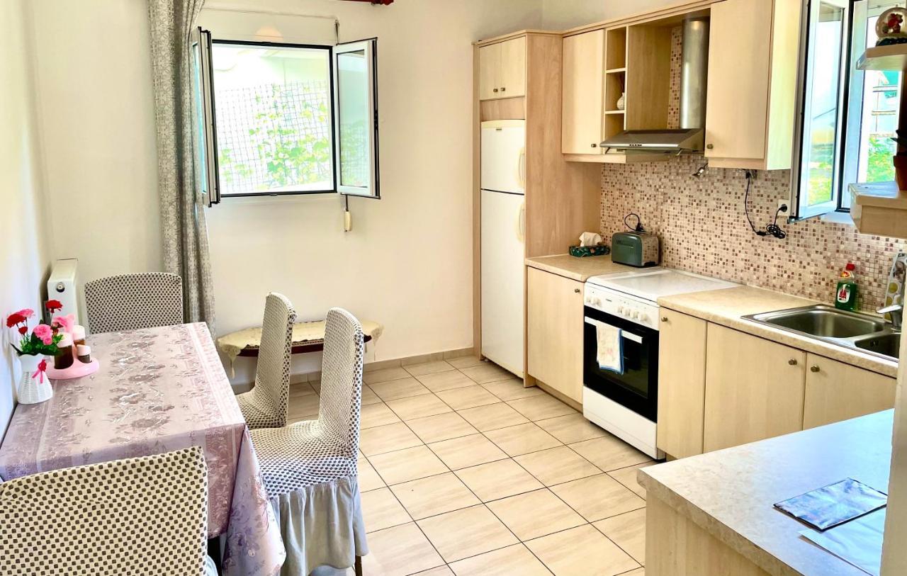 Menelaos Apartments Adelianos Kampos Eksteriør bilde